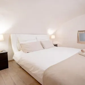 Apartment House 78, Bari