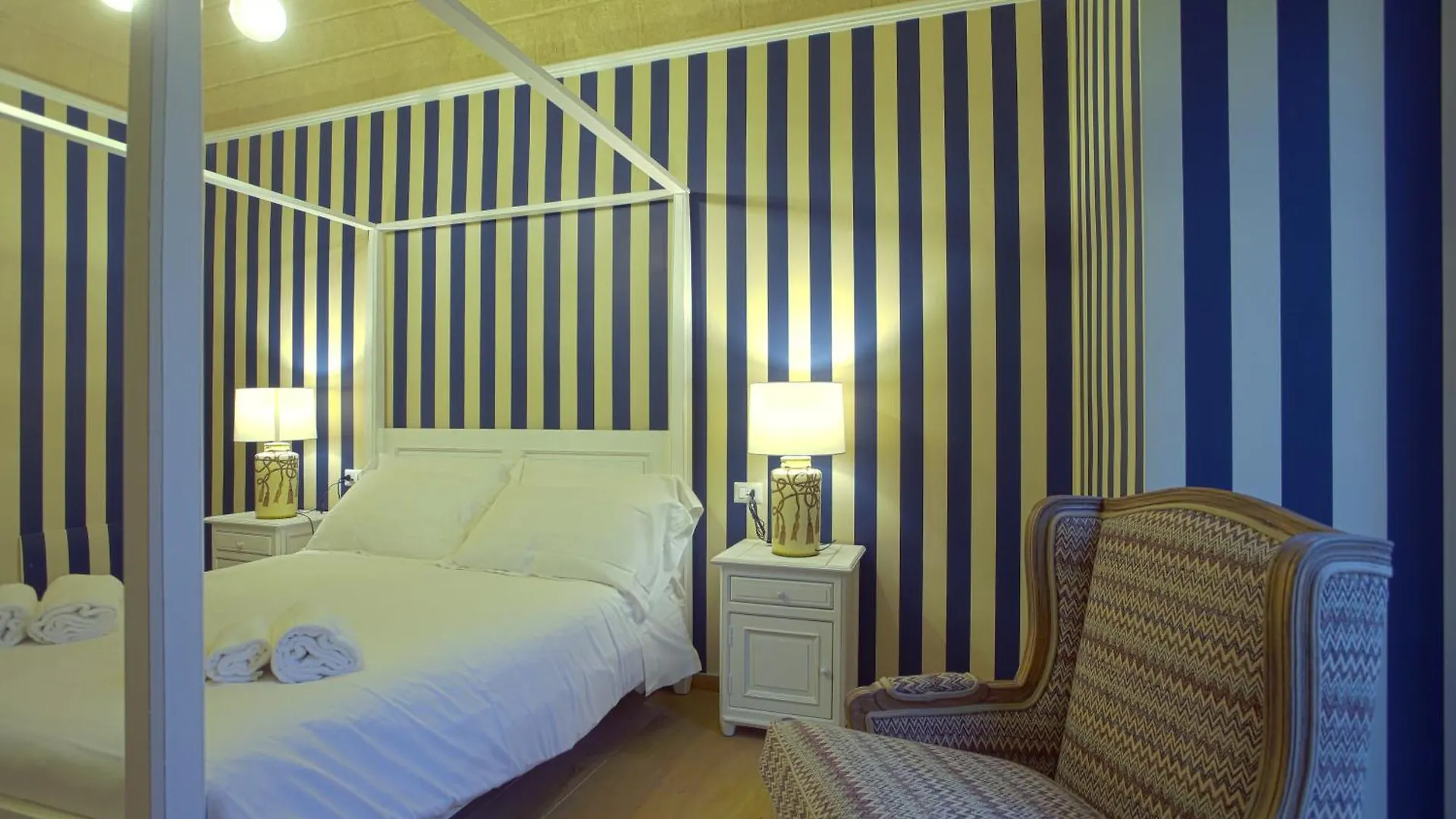 Hotel Le Residenze Del Capitano Bari 0*,  Italia