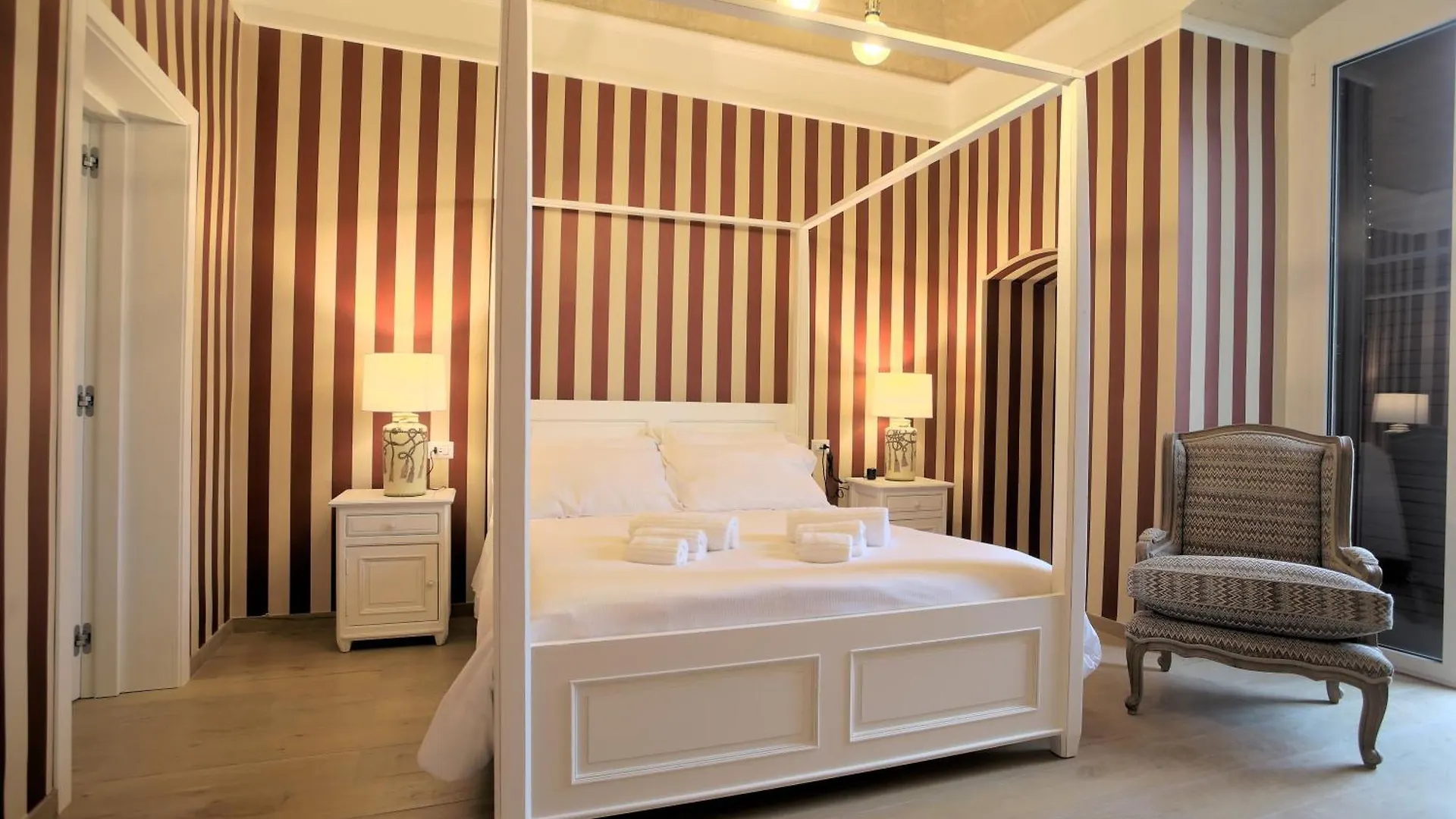 Hotel Le Residenze Del Capitano Bari 0*,  Italia